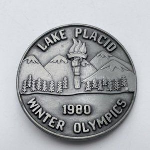 Vintage 1980 Winter Olympics Lake Placid Grey Silver Tone Mountain Belt Buckle